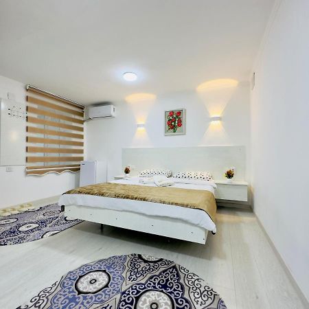 Abs Guest House Ош Екстериор снимка
