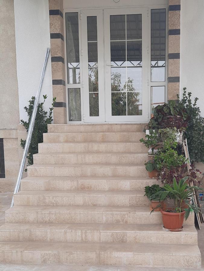 Abs Guest House Ош Екстериор снимка