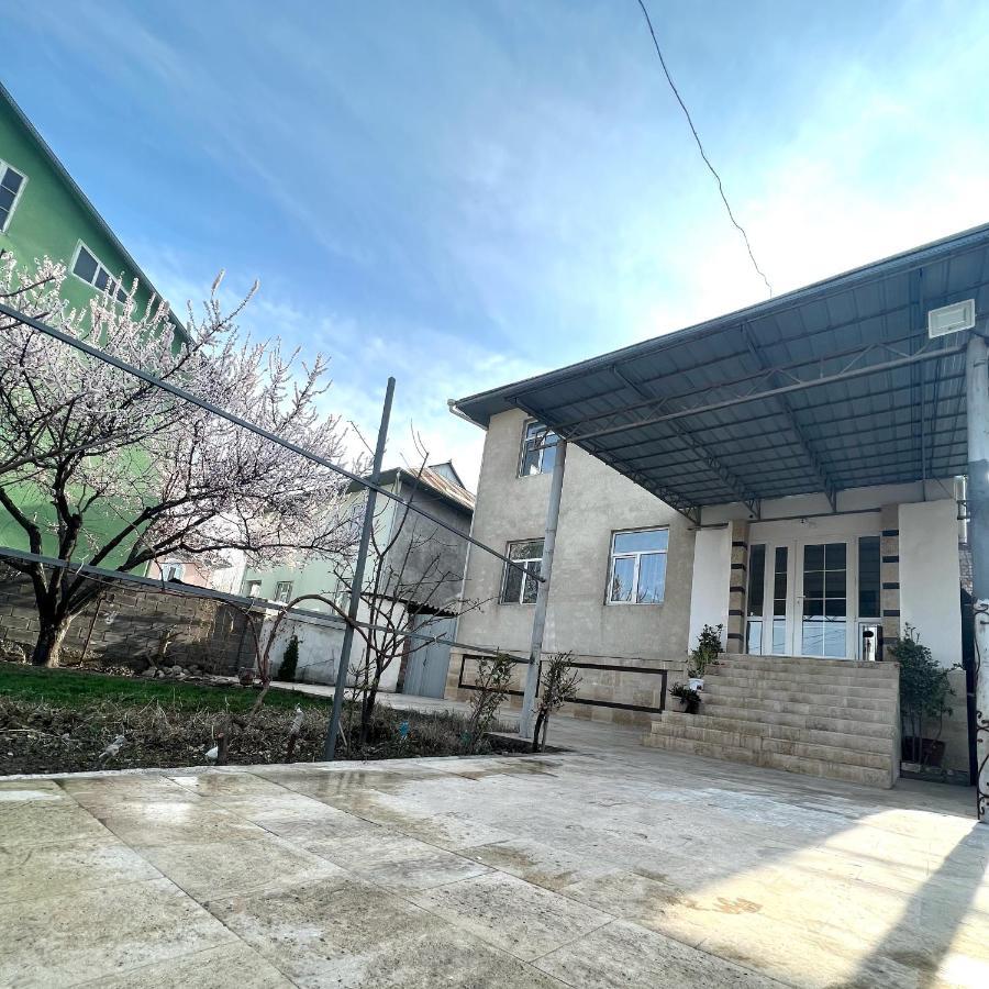 Abs Guest House Ош Екстериор снимка