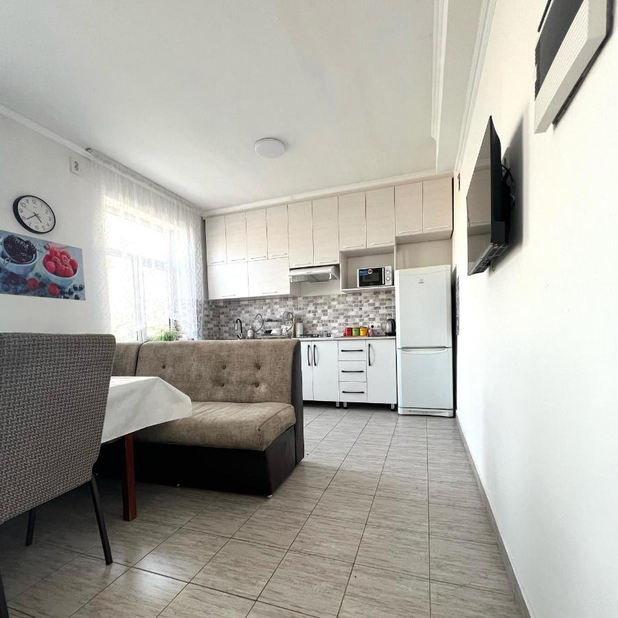 Abs Guest House Ош Екстериор снимка
