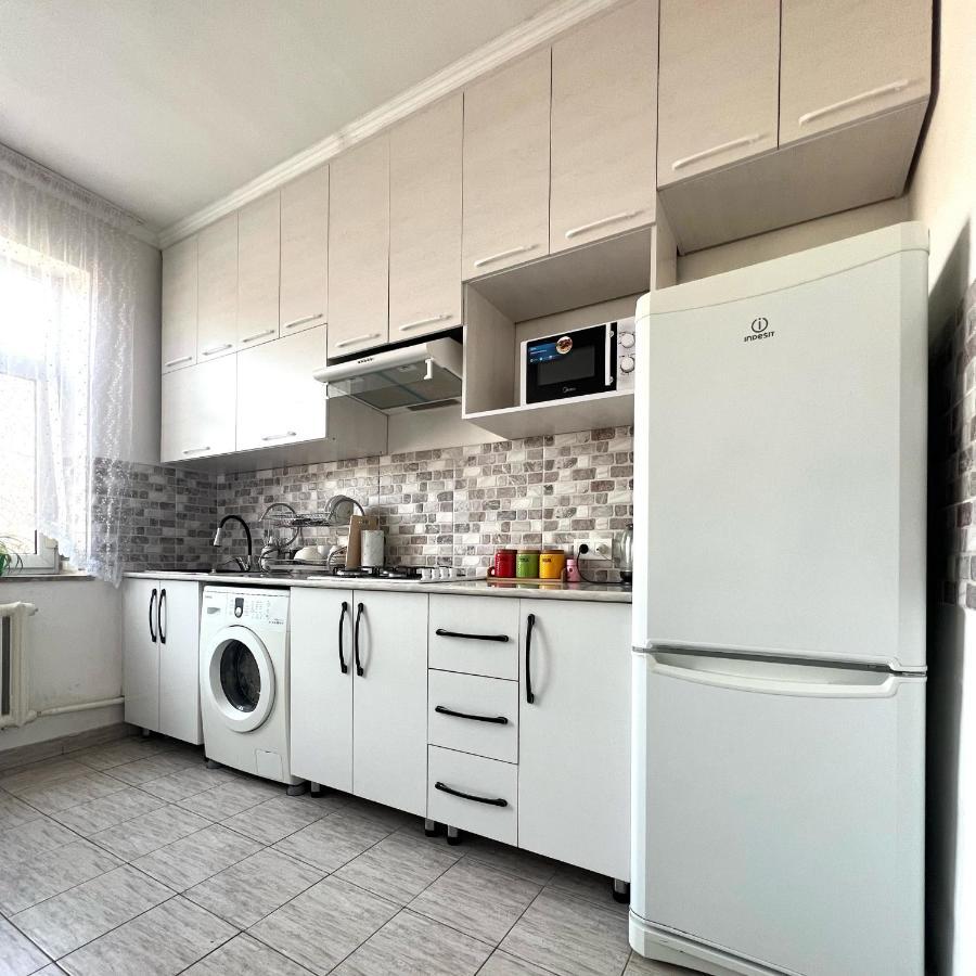 Abs Guest House Ош Екстериор снимка