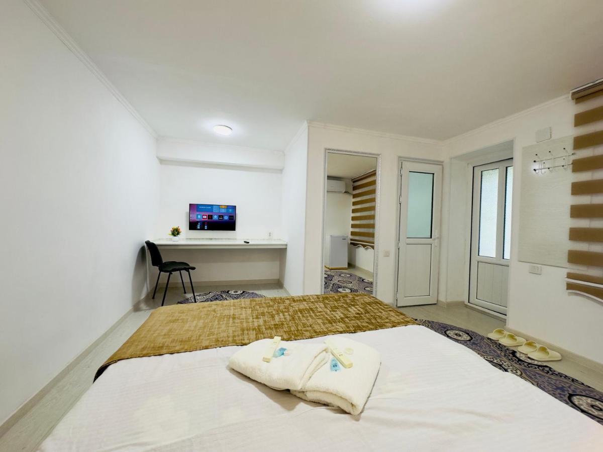 Abs Guest House Ош Екстериор снимка